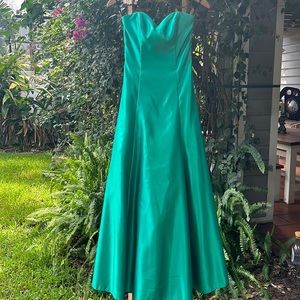 Jessica McClintock for Gunne Sax made in USA green strapless formal gown